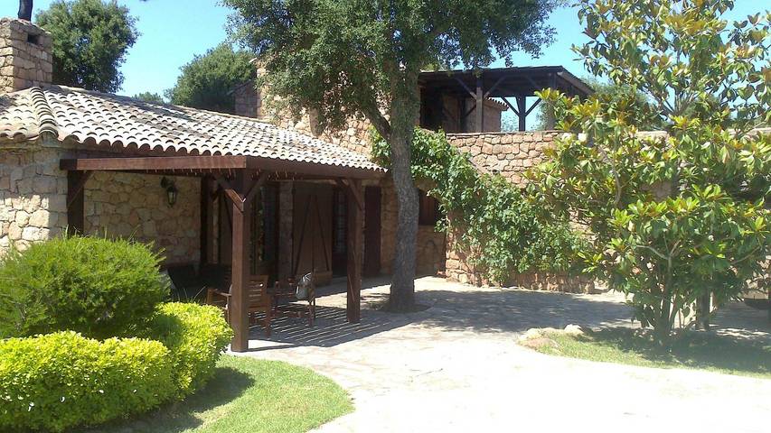 Villa pour 10 personnes, avec piscine, adapté aux familles à Lecci - 2