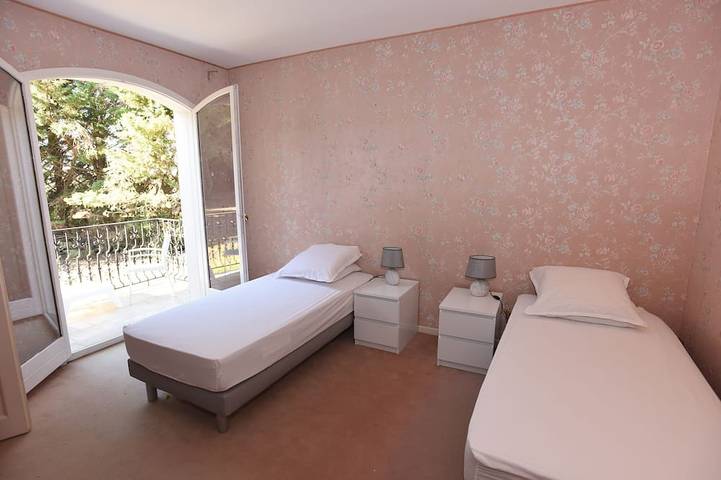 Location de vacances pour 10 personnes, avec balcon et jardin à Sauvian - 3