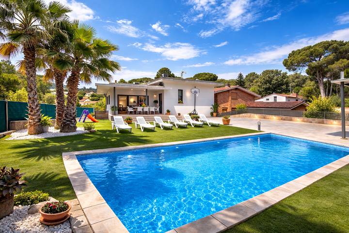 Ferienhaus für 8 Personen, mit Garten in Sils