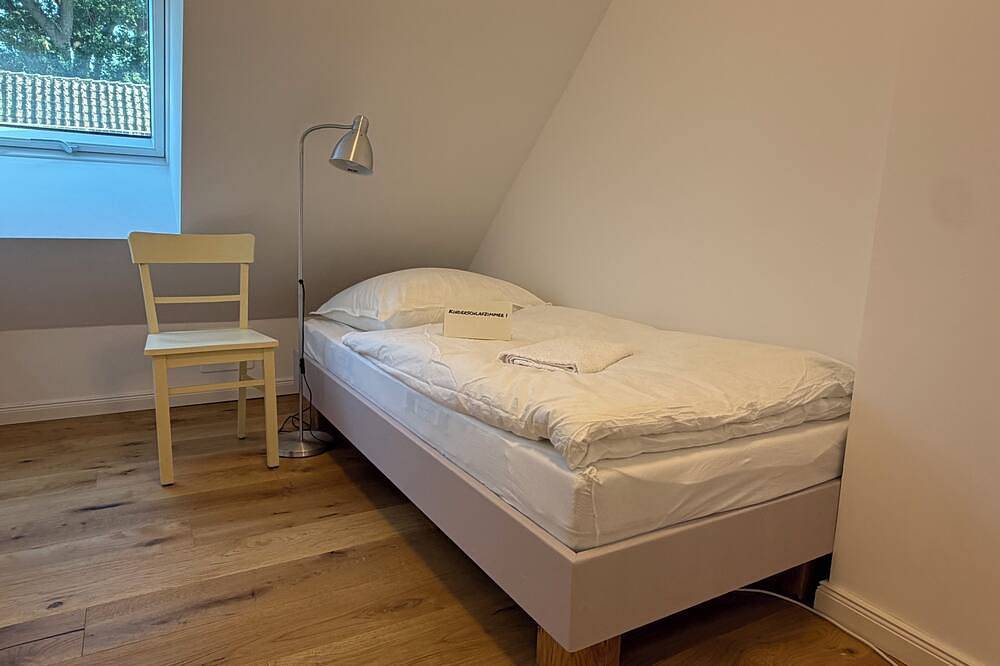 Traumhaftes Fachwerkhaus mit Sporthalle – Platz für 4 Familien (bis 21 Pers.) in Rodewald, Aller-Leine-Tal