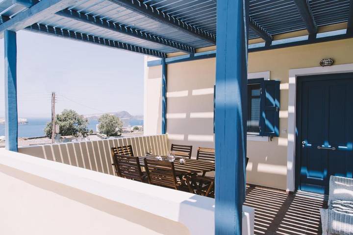 Maison d’hôte pour 6 personnes, avec Balcon et Terrasse ainsi que Jardin et Piscine à Santorin - 3