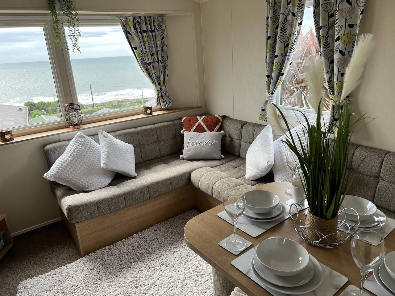 Barmouth Pet-Friendly 2-Bed Caravan with Sea View in Snowdonia
