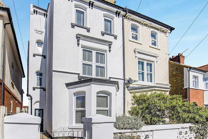 Cottage for 11 people, with garden in Ramsgate