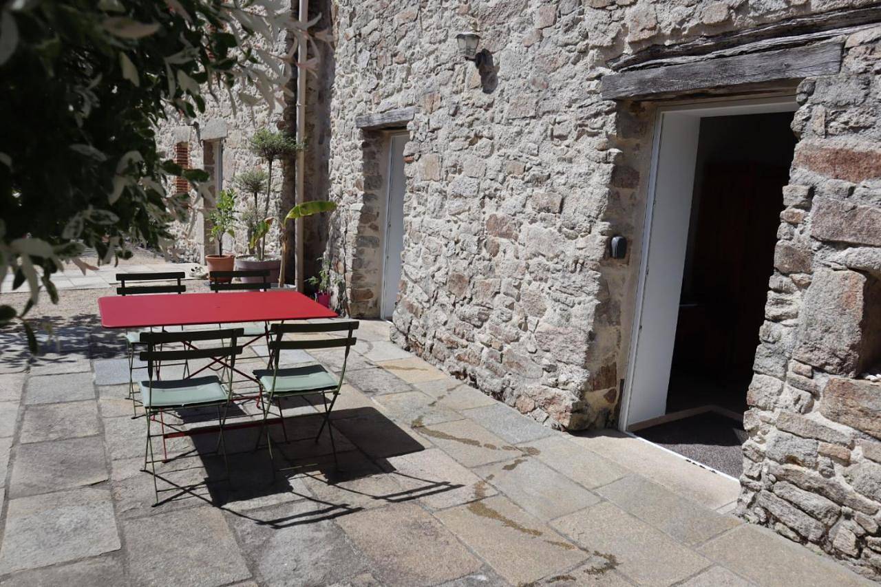 Appartement de vacances entier, Chambre, entrée indépendante, Sdb privée in Cugand, Vallée de la Loire