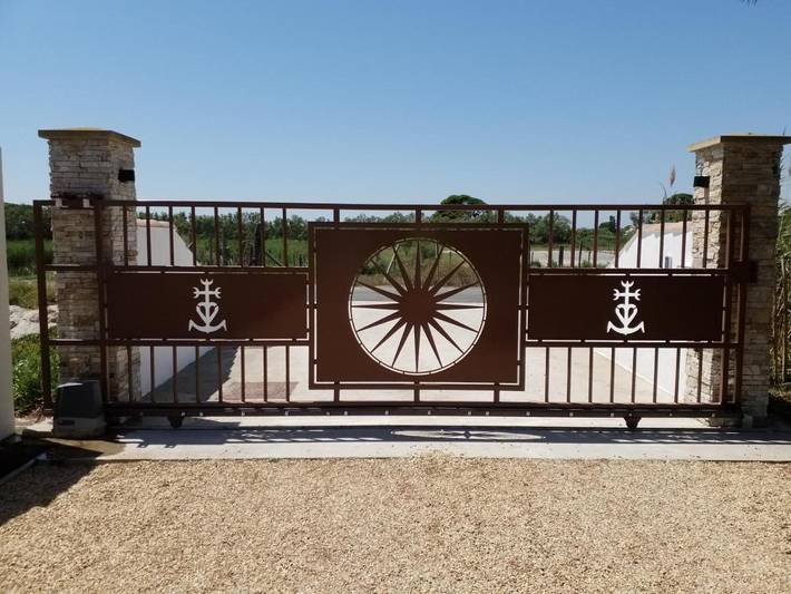 Location de vacances pour 8 personnes, avec vue ainsi que jardin et piscine dans Bac du sauvage - 3