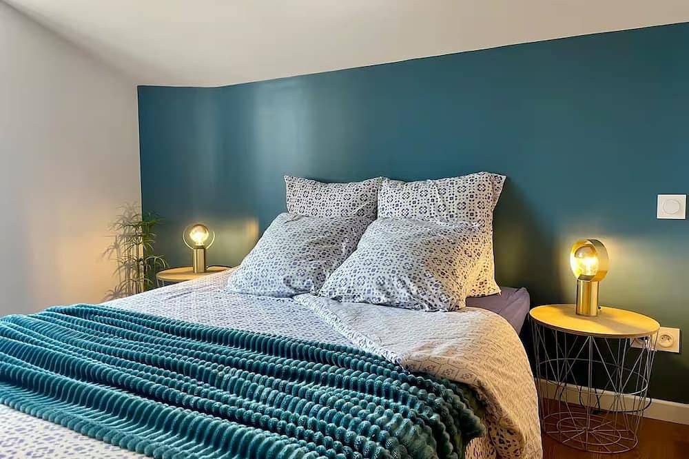 Apartamento entero, Duplex 1-6 persons - downtown Poitiers - Quiet - Terrace - Streaming in Poitiers, Vienne