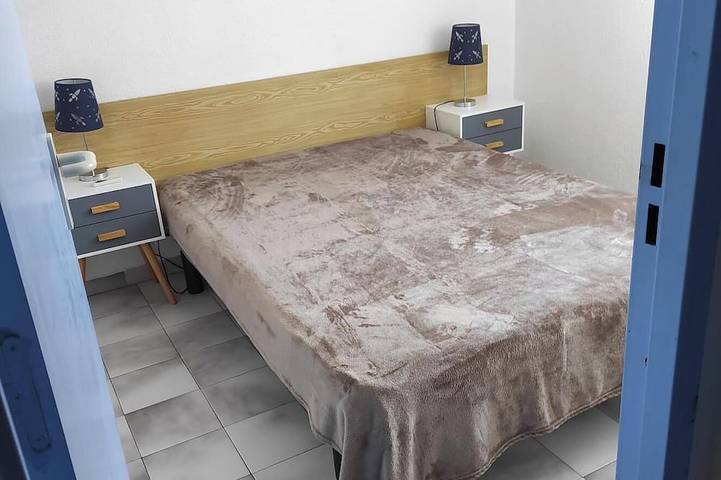 Gîte pour 6 personnes, avec jardin ainsi que terrasse et piscine dans Port des Oursinières - 2