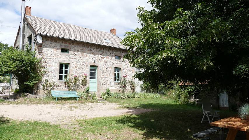Gîte pour 15 personnes, avec jardin et terrasse dans Loddes