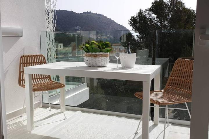 Ferienwohnung für 2 Personen, mit Balkon und Terrasse sowie Garten und Pool in Canyamel