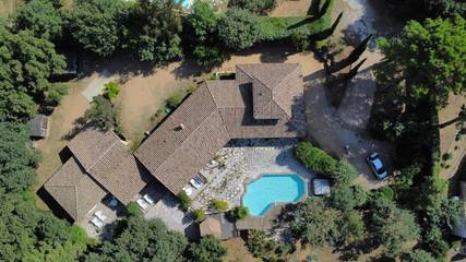 Maison d’hôte pour 2 personnes, avec piscine et jardin, animaux acceptés à La Garde-Freinet