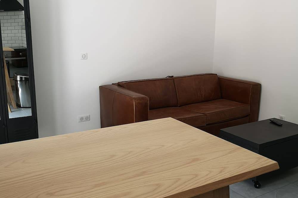 Appartamento intero, Studio in stile industriale in Barbaggio, Calvi e dintorni