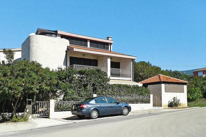 Apartament wakacyjny dla 2 osób, z ogród w Jadranovo