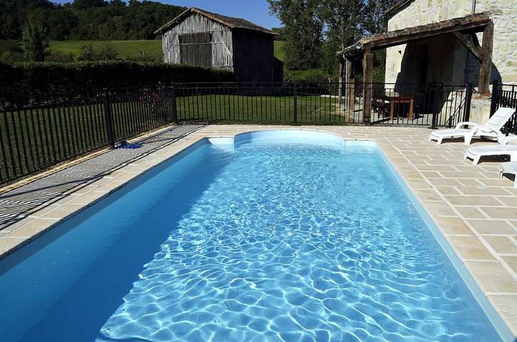 Gîte pour 12 personnes, avec terrasse ainsi que jardin et piscine, animaux acceptés dans le Lot-et-Garonne - 3
