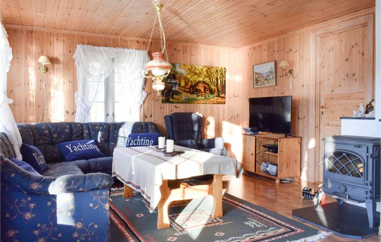 Ferienhaus für 8 Personen mit Garten in Lyngdal