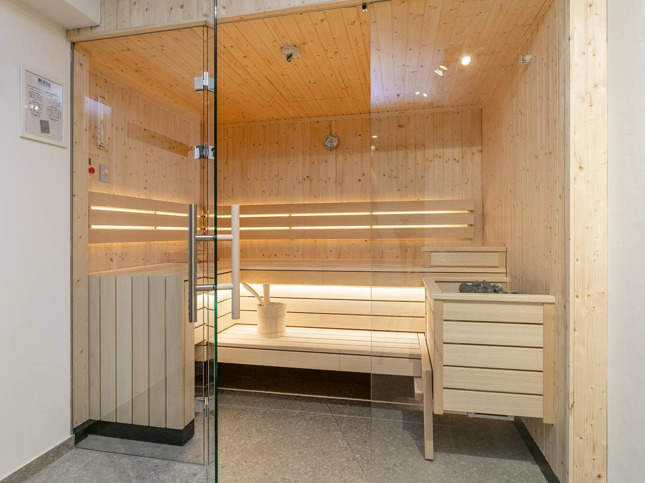 Luxus-Lodge mit Privatsauna bei Flachau
 in Eben im Pongau, Tennengau