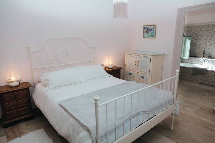 Cortijo Privilegio in Lanjarón, Cordillera Penibética