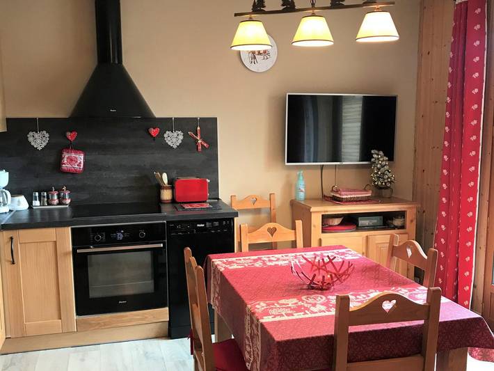 Gîte pour 6 personnes, avec piscine dans La Joue du Loup - 3