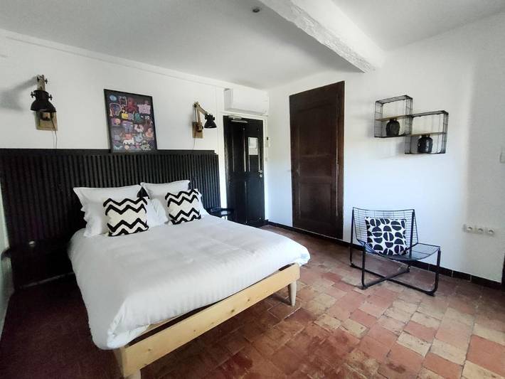 Hôtel pour 2 personnes, avec piscine et vue ainsi que terrasse et jardin, animaux acceptés à Conilhac-Corbières - 2