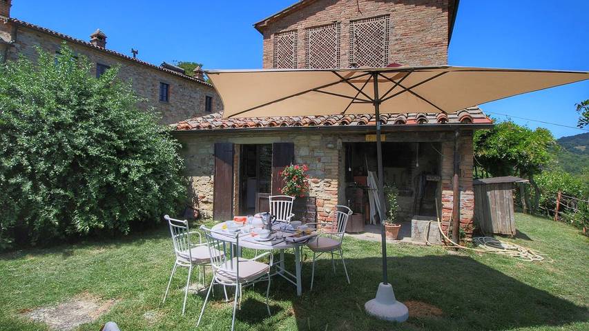 Agriturismo per 6 persone, con giardino, con animali domestici in Umbertide