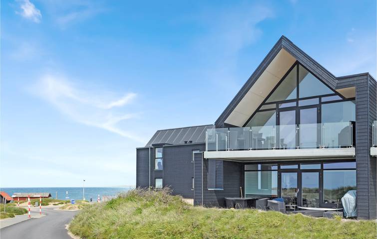 Ferieleilighet for 4 personer, med Terrasse i Vorupør