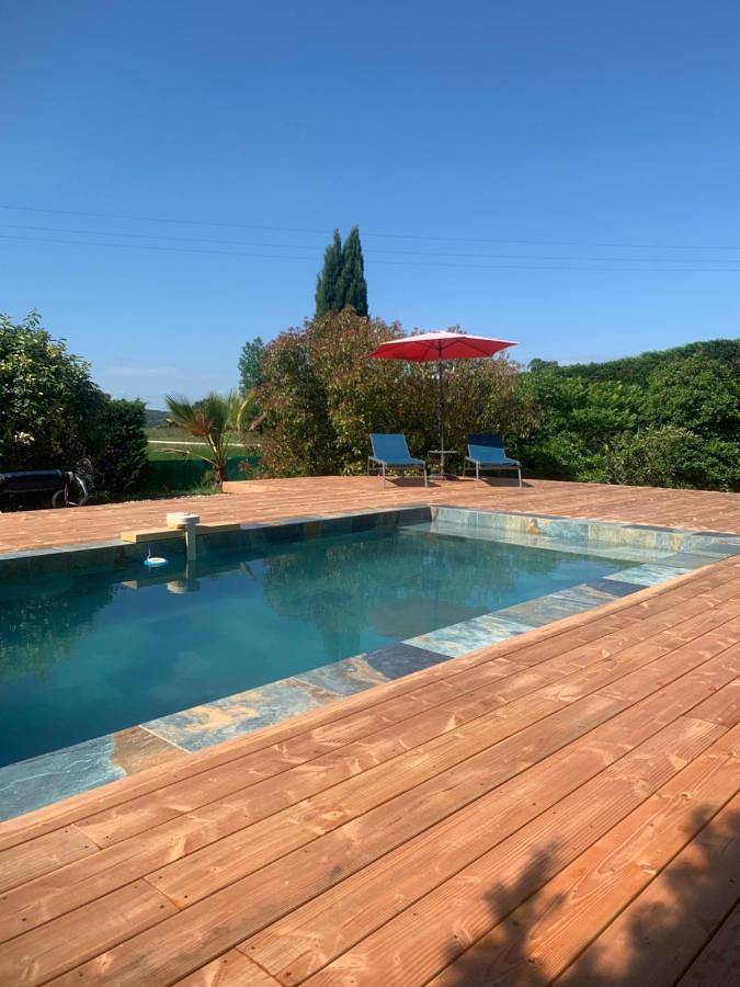 Maison de vacances pour 4 personnes, avec jardin ainsi que vue et piscine