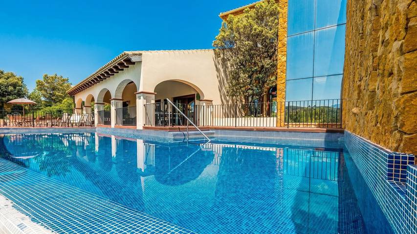 Location de vacances pour 15 personnes, avec balcon/terrasse et piscine à Antequera