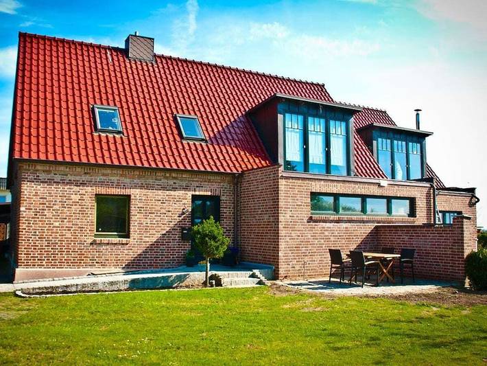 Ferienhaus für 3 Personen, mit Sauna und Terrasse sowie Whirlpool und Garten