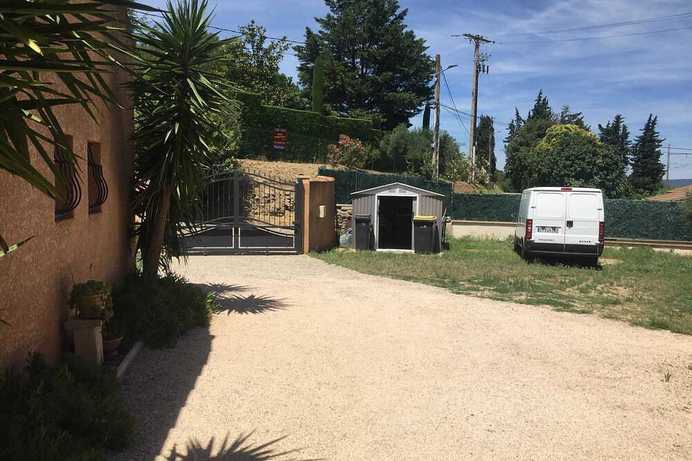 Ganze Wohnung, Homerez - Charmantes Studio mit Gemeinschaftspool in Sernhac – 30 m² in Sernhac, Nimes und Umgebung