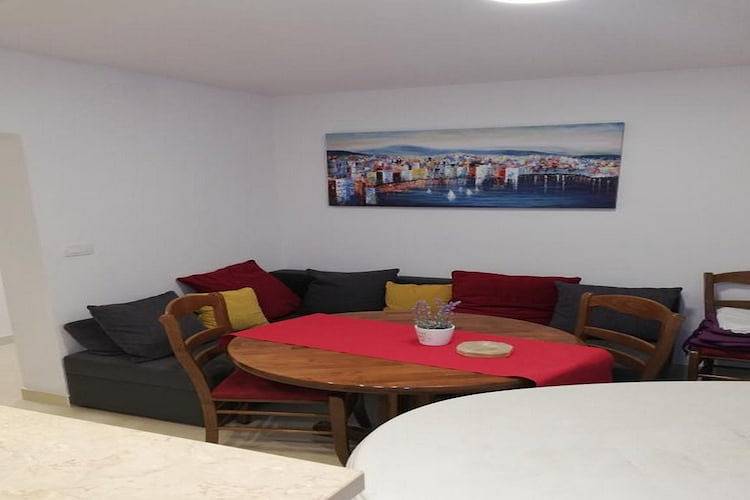 Apartament Wakacyjny dla 4 osoby w Okrug Donji, Żupania splicko-dalmatyńska