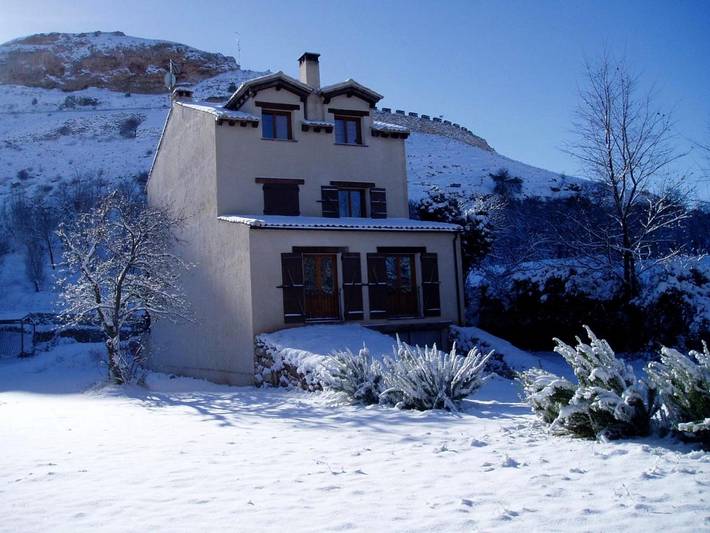 Casa rural con piscina para 2 personas, con terraza y piscina además de jardín y vistas en Comarca de Riaza - 4
