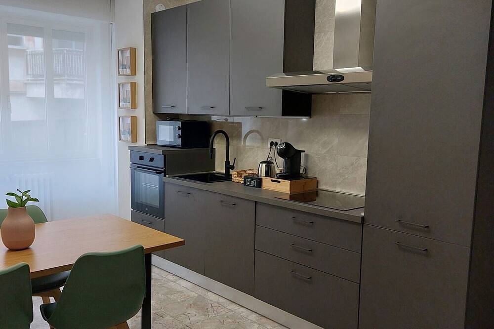 Entire apartment, Delightful apartment in the city center, with nearby parking lots and park in Pilastro, Viterbo