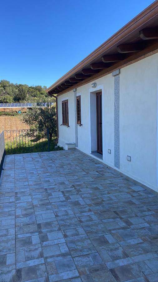 Gîte pour 2 personnes, avec jardin et vue à Loceri - 3