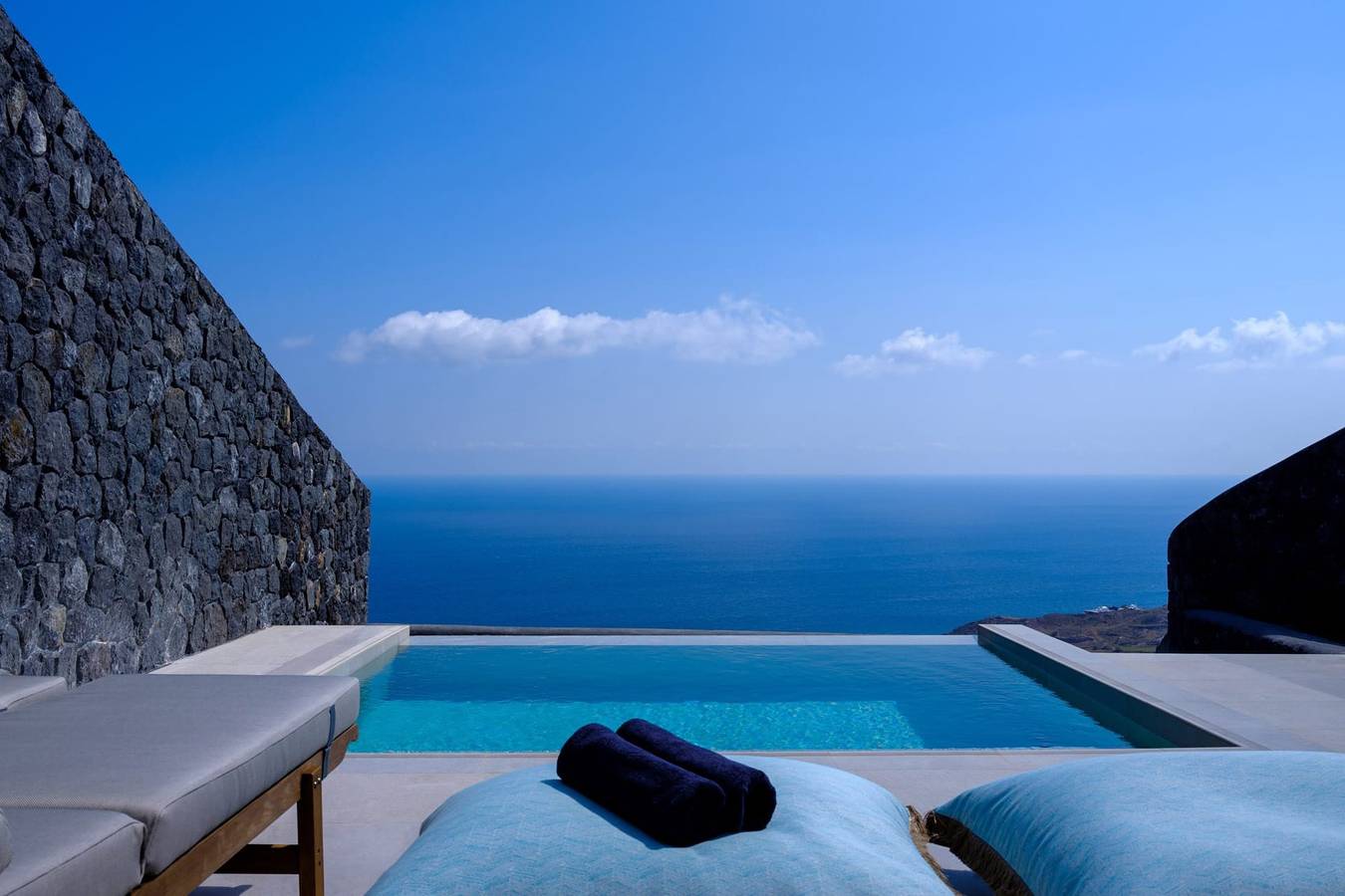 Amazing Santorini Villa | Villa Shelob | 1 Bedroom | Children Older than 7Y are Welcome | Suite with Private Heated Pool | Breathtaking Sea Views | Private Furnished Sun Terrace | Outdoor Dining Area | Imerovigli in Santorini