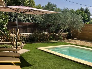 Gîte pour 4 personnes, avec piscine et jardin à Montséret