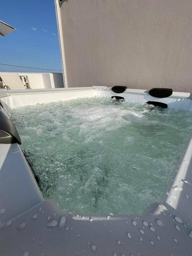 Maison d’hôte pour 2 personnes, avec vue et jardin à Santorin - 2