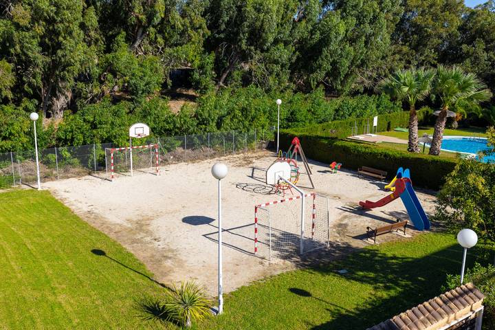 Bungalow für 6 Personen, mit Garten und Seeblick sowie Pool, mit Haustier in Spanien - 4