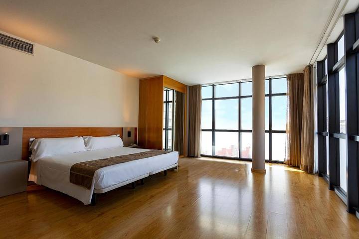 Hôtel pour 3 personnes, avec piscine