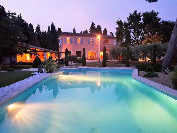 Chambre d’hôte pour 2 personnes, avec piscine ainsi que jacuzzi et jardin