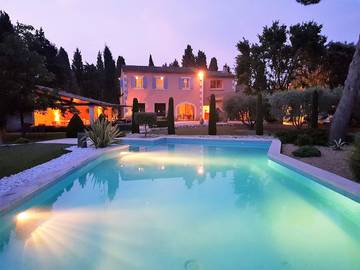 Chambre d’hôte pour 2 personnes, avec piscine ainsi que jardin et jacuzzi à Graveson