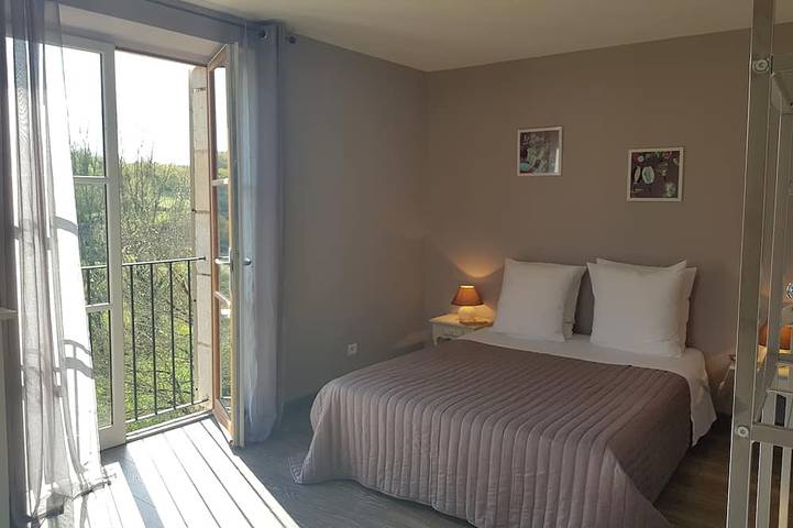 Location de vacances pour 6 personnes, avec terrasse et jardin à Milhac - 2