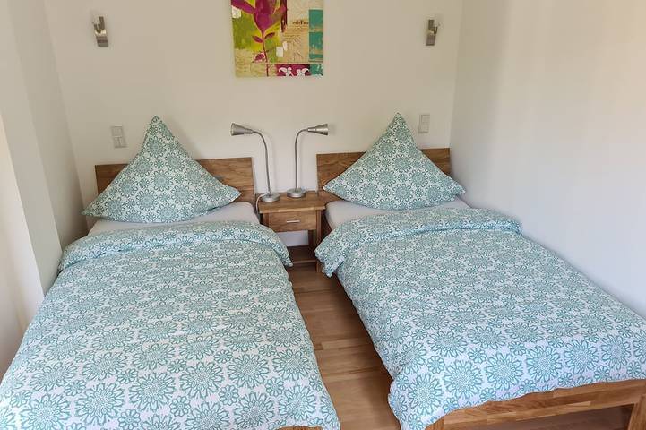 Ganze Wohnung, Sehr ruhiger, in nahezu grüner Umgebung in Solingen, Bergisches Land