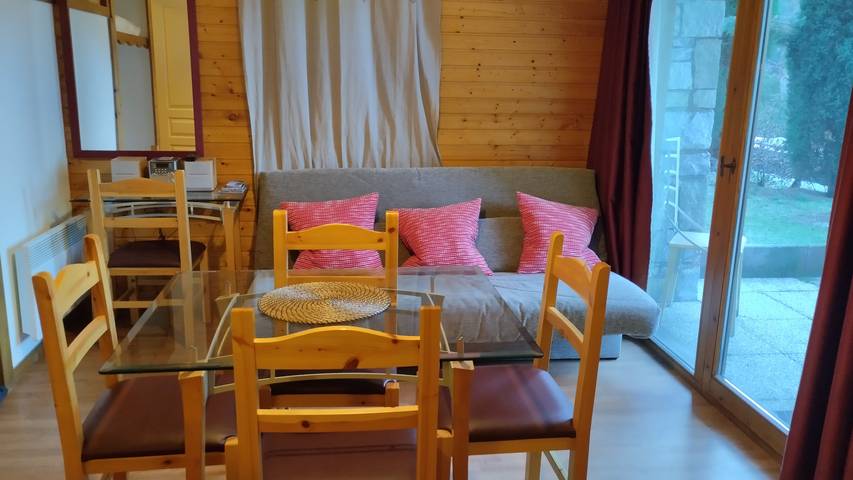 Gîte pour 6 personnes, avec sauna ainsi que terrasse et jacuzzi à Orelle - 2