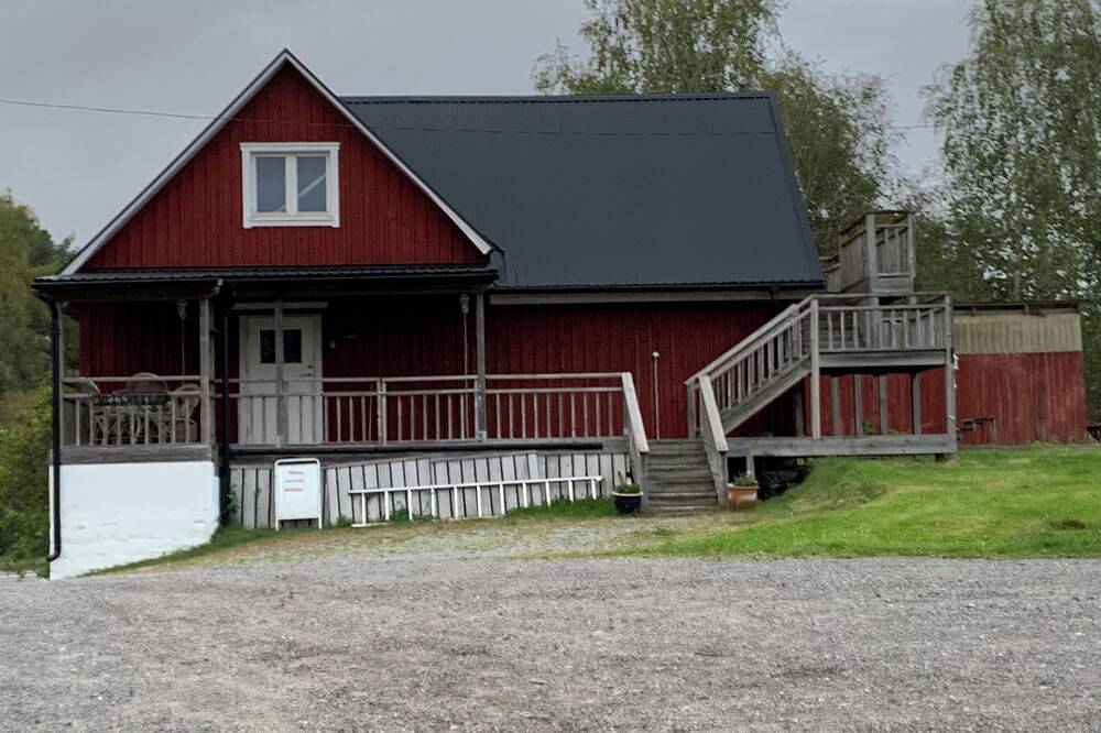 Gå, live the country only 6 miles from Gothenburg, 5 miles from Ullared and Varberg. in Marks Kommun, Västergötland