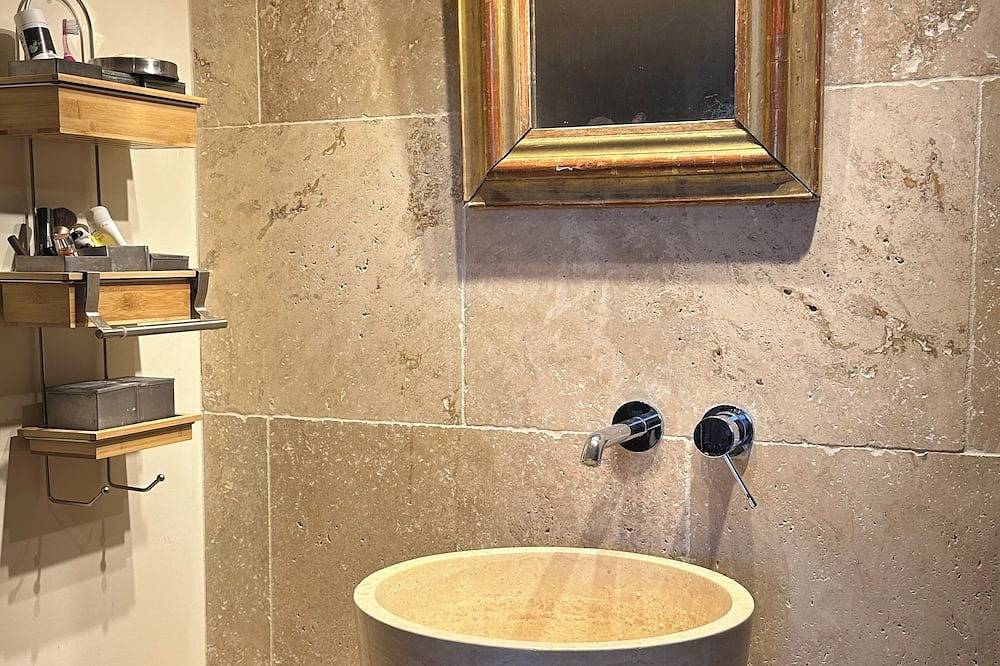 Encantadora casa con piscina ubicada a 10 minutos del mar. in Ceyreste, Marsella region