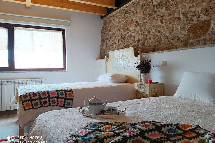 Casa de vacaciones para 6 personas, con jardín y piscina, Se admiten mascotas en Miranda do Douro