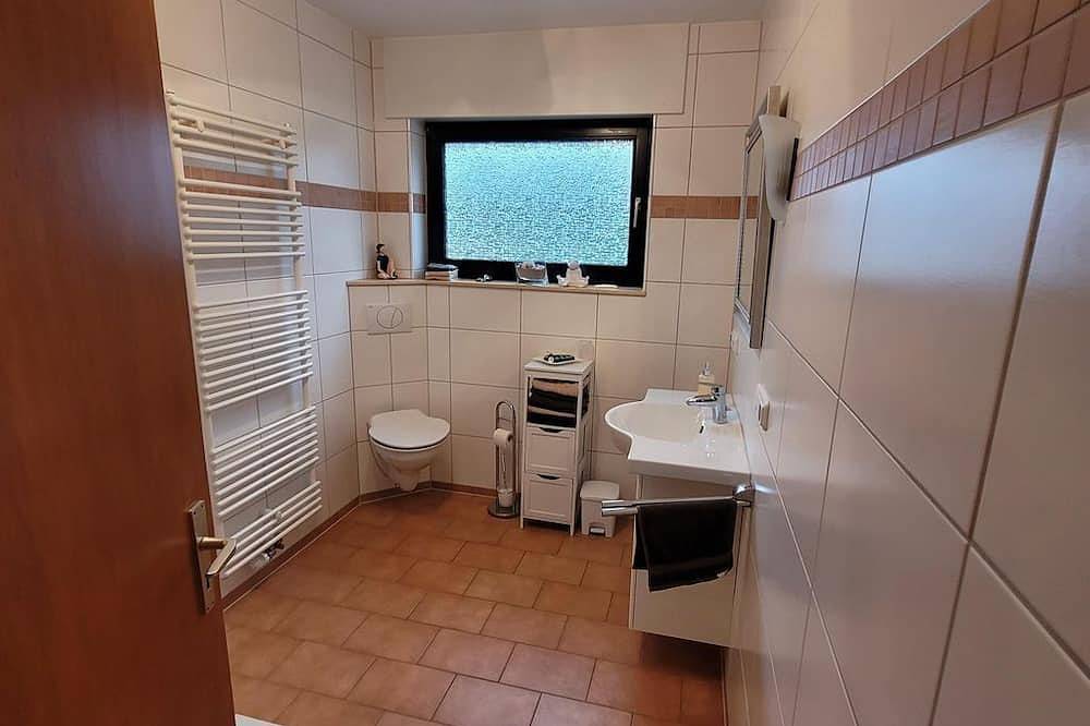 Ganze Wohnung, Ferienwohnung Eifelheide - 2-Bett-Ferienwohnung Eifelheide, Dusche/Wc in Sistig, Kall