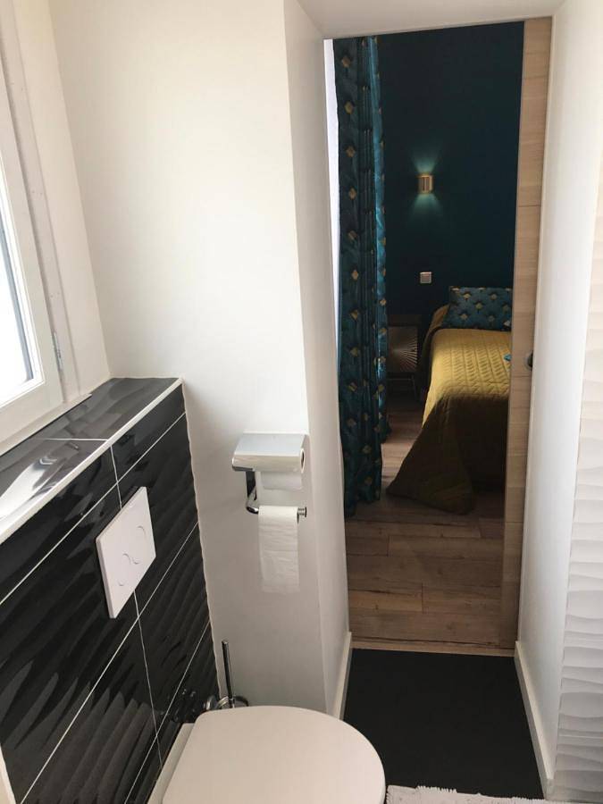Basic Triple Room in La Roche-sur-Yon, Vallée de la Loire