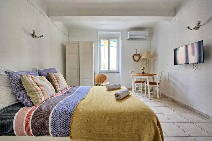 Gîte pour 3 personnes, avec Vue à La Fare-les-Oliviers