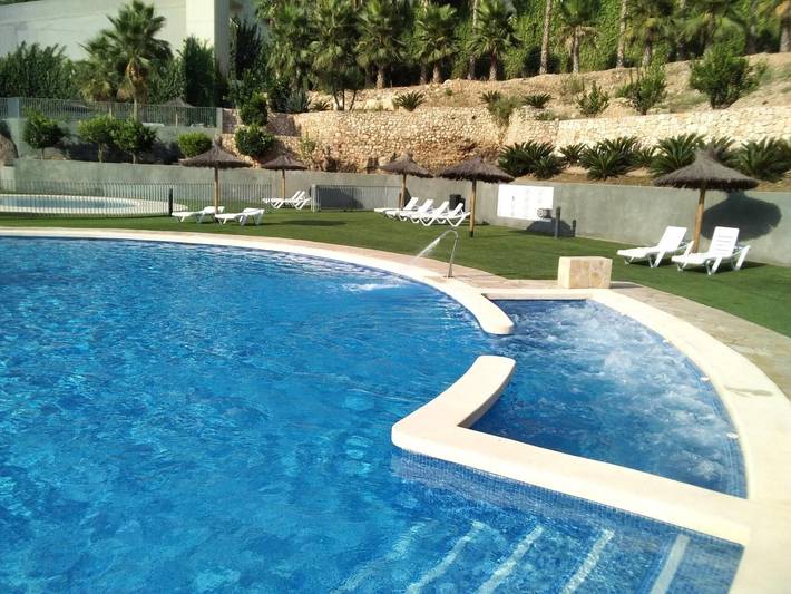 Apartamento entero, Apartamento 'Casa De Panorama' con vistas al lago, Wi-Fi y aire acondicionado in Jeresa, Costa de Valencia