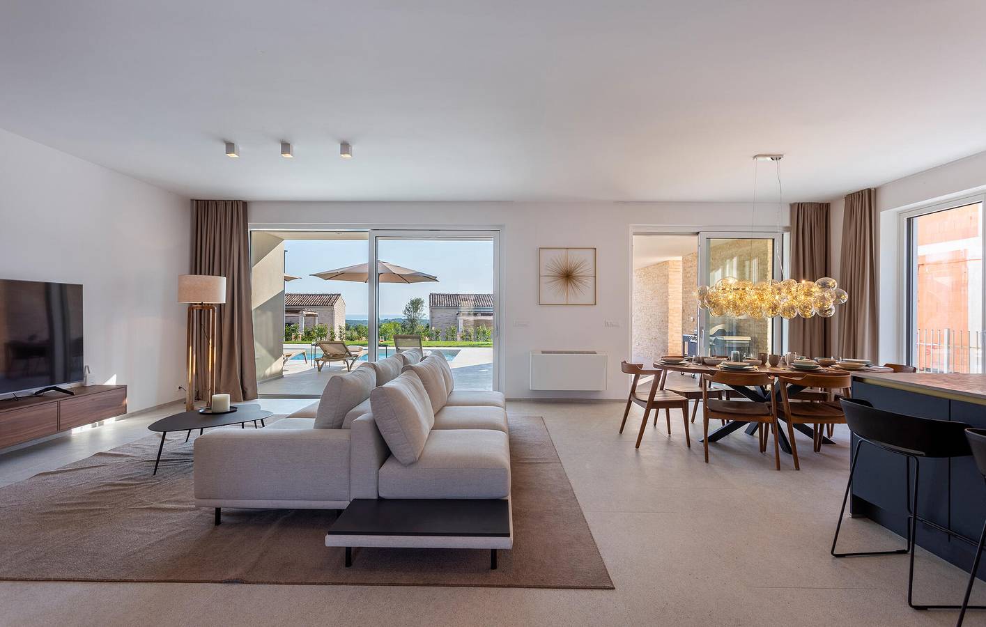 Urlaub am Meer: Geräumige 2-Zimmer-Wohnung mit Pool, Terrasse und Parkplatz in Bale, Rovinj und Umgebung